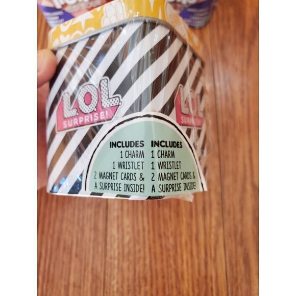 Trolls World Tour 2 and LOL Surprise (1) Tins Sealed Wristlet Charm Magnets NEW - Picture 2 of 5